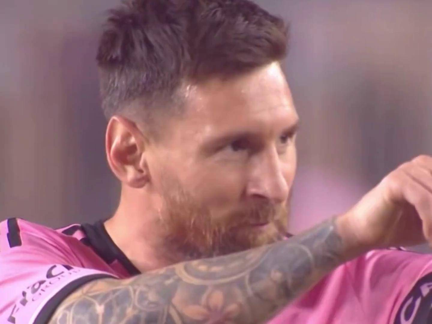 开云APP-梅西豪取帽子戏法,巴萨大胜对手