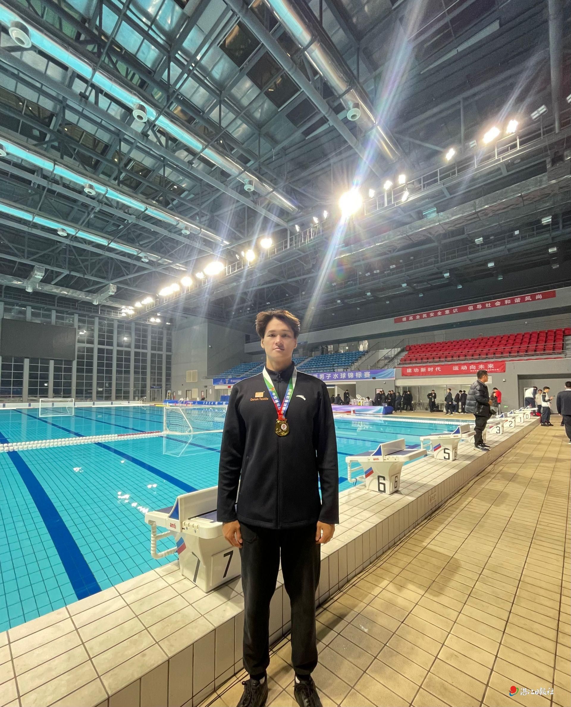 水球比赛激烈角逐,波澜壮阔 水球比赛激烈角逐,波澜壮阔