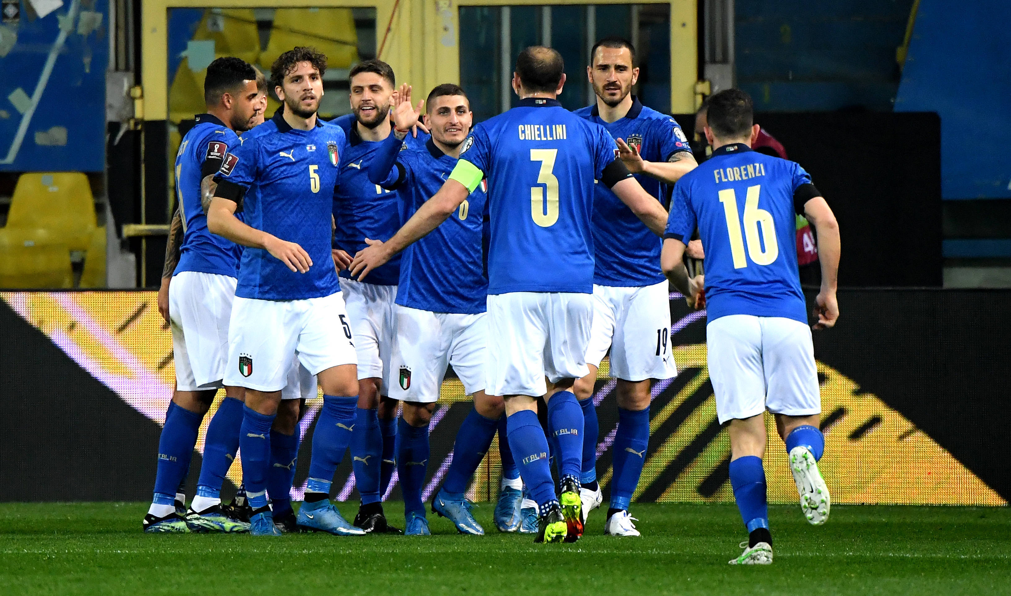 智利队在欧洲杯预选赛中击败对手,独霸赛场! 智利队在欧洲杯预选赛中击败对手,独霸赛场!