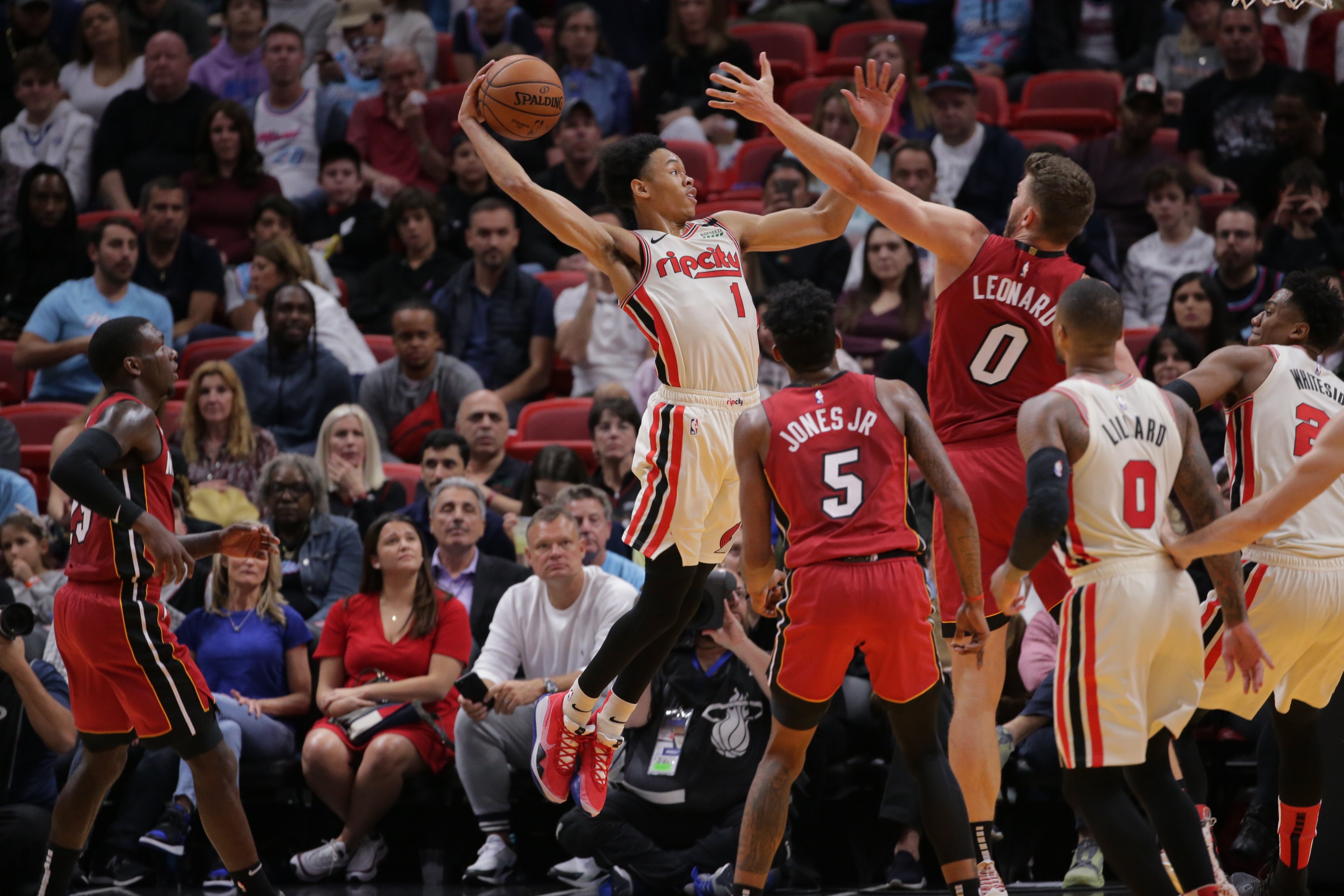 包含开拓者横扫独行侠,豪取西部前四的词条 包含开拓者横扫独行侠,豪取西部前四的词条