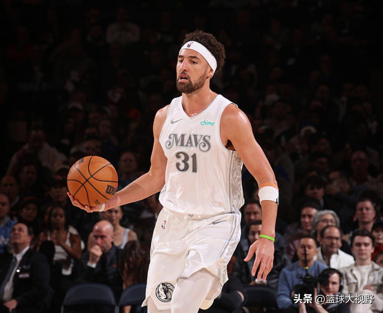 包含独行侠惊险胜魔术，唐斯大号三分绝杀的词条