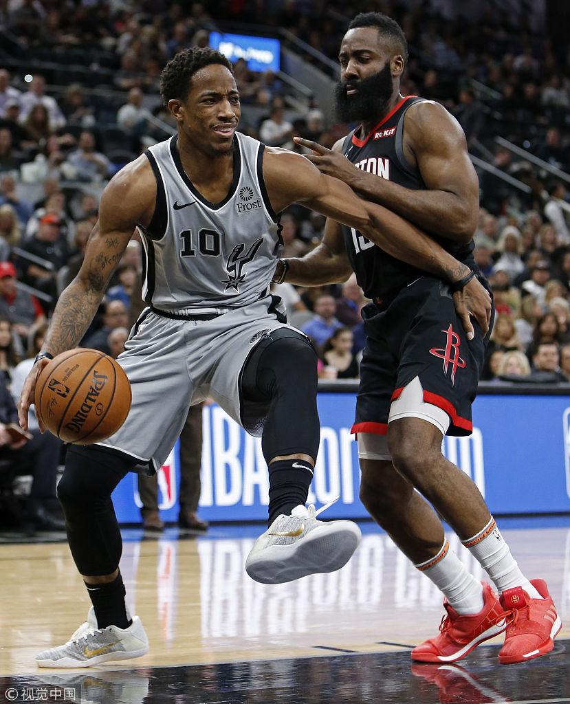 开云体育在线-火箭大胜老鹰,约结砍下25+reb