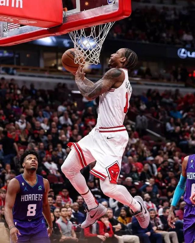 开云体育平台APP-上海队单节拉开公牛，布克用实力证明自己